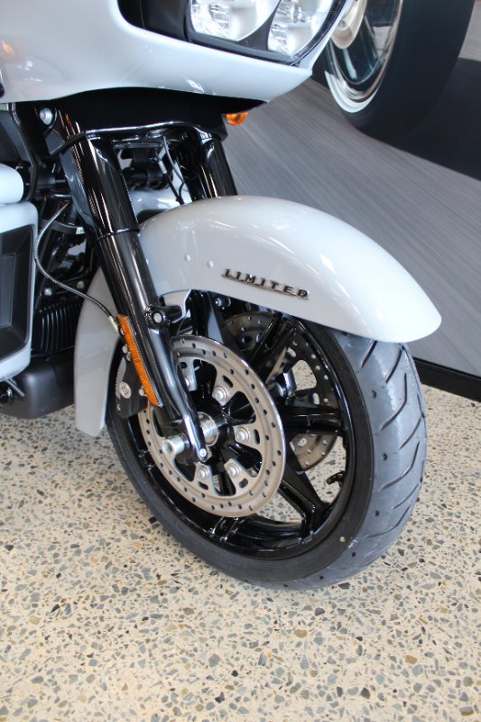 2024 Harley-davidson FLTRK ROAD GLIDE LIMITED (114) billiard gray