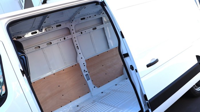 2024 Renault Master Pro 110kW