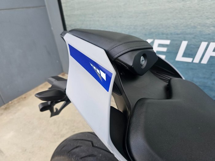 2021 Yamaha YZF-R1 Blue