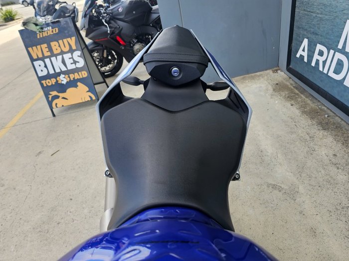 2021 Yamaha YZF-R1 Blue