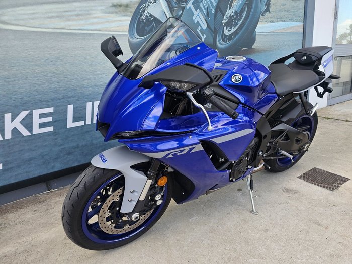 2021 Yamaha YZF-R1 Blue
