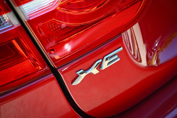 2015 Jaguar XE 25t R-Sport