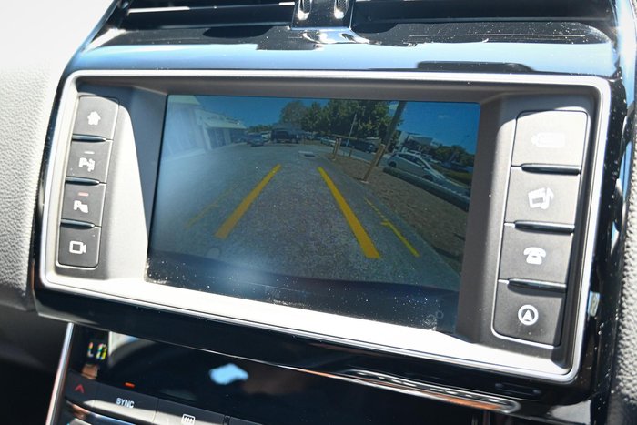 2015 Jaguar XE 25t R-Sport