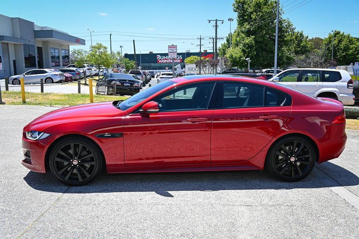 2015 Jaguar XE 25t R-Sport