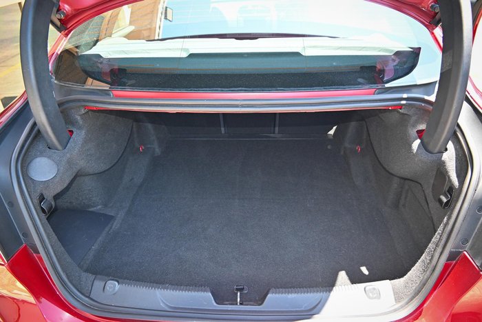 2015 Jaguar XE 25t R-Sport