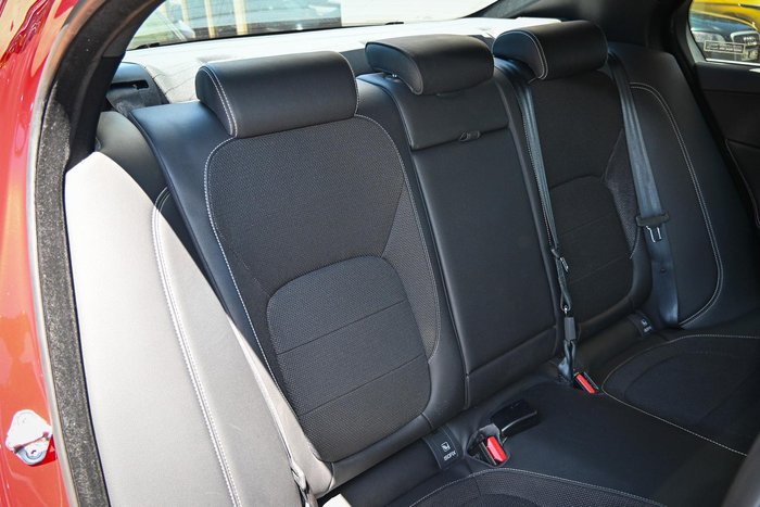 2015 Jaguar XE 25t R-Sport