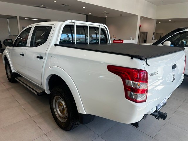 2015 MITSUBISHI TRITON GLX (4x4)