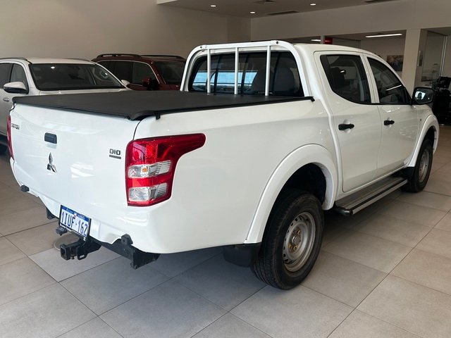 2015 MITSUBISHI TRITON GLX (4x4)