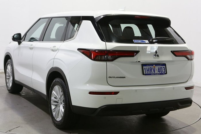 2022 Mitsubishi Outlander ES