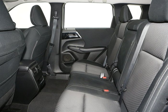 2022 Mitsubishi Outlander ES