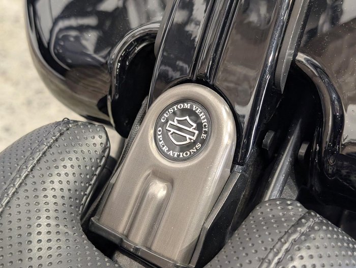 2017 Harley-Davidson CVO Pro Street Breakout (FXSE) CVO Black