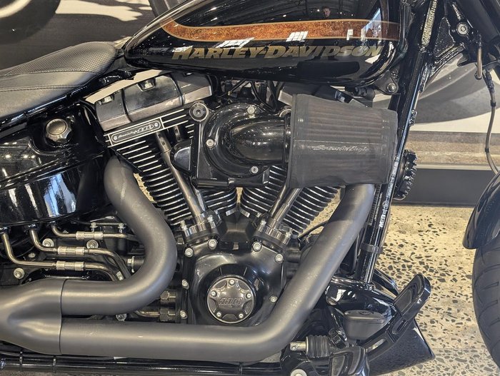 2017 Harley-Davidson CVO Pro Street Breakout (FXSE) CVO Black