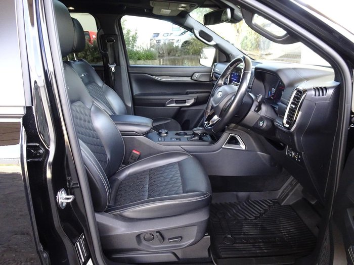 2022 Ford Everest Platinum