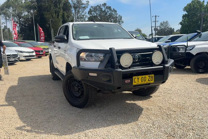 2020 Toyota Hilux SR