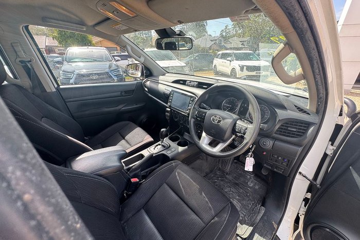 2020 Toyota Hilux SR