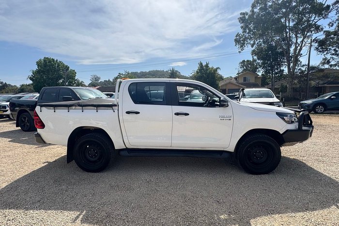 2020 Toyota Hilux SR