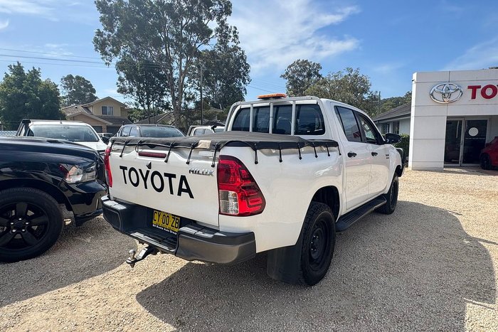 2020 Toyota Hilux SR