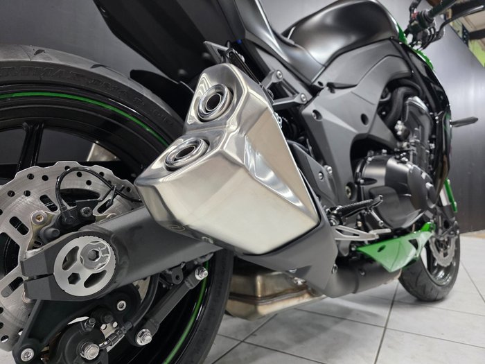 2025 Kawasaki Z1000 Grey