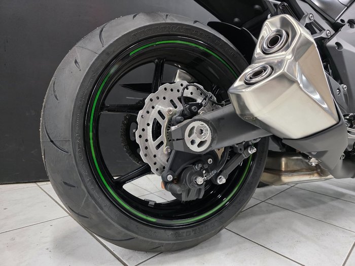 2025 Kawasaki Z1000 Grey