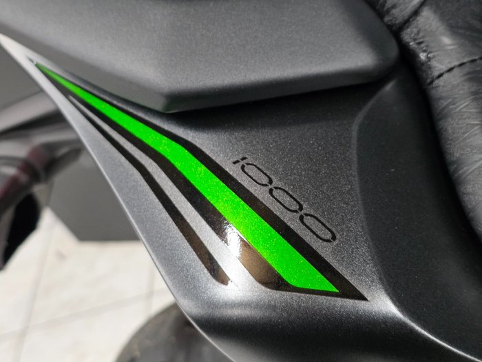 2025 Kawasaki Z1000 Grey