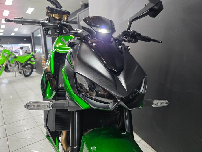 2025 Kawasaki Z1000 Grey