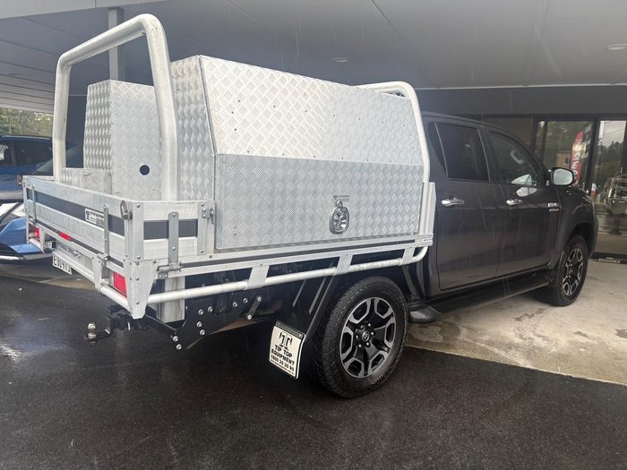 2022 Toyota Hilux SR5