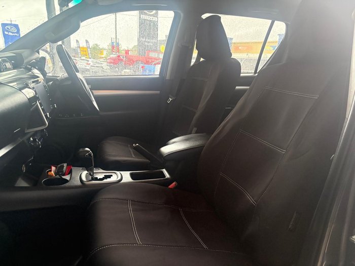 2022 Toyota Hilux SR5