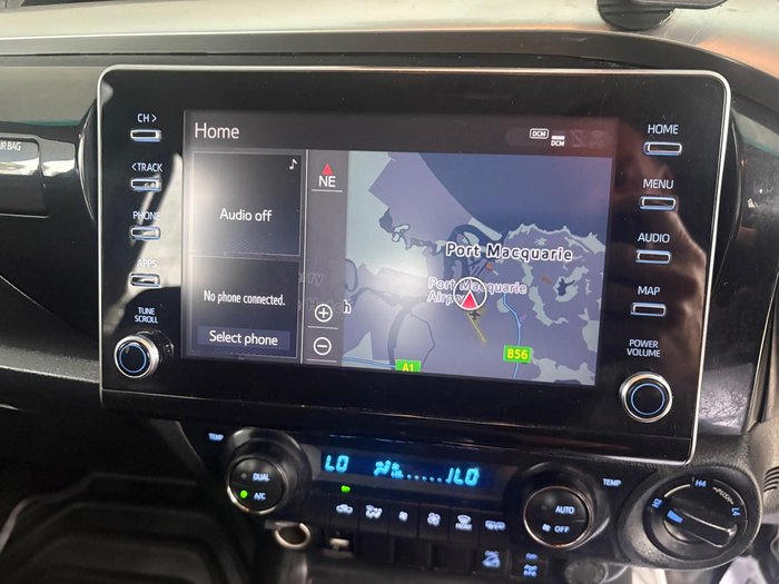 2022 Toyota Hilux SR5