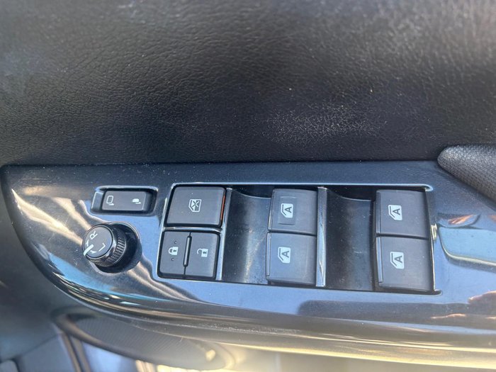 2022 Toyota Hilux SR5