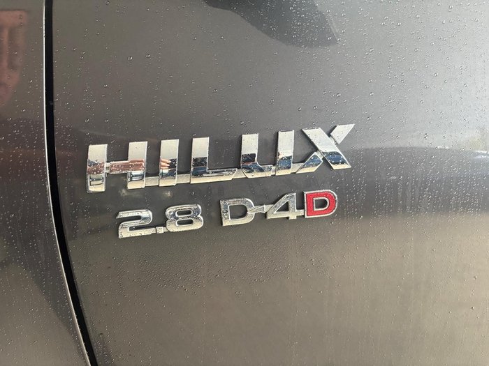2022 Toyota Hilux SR5