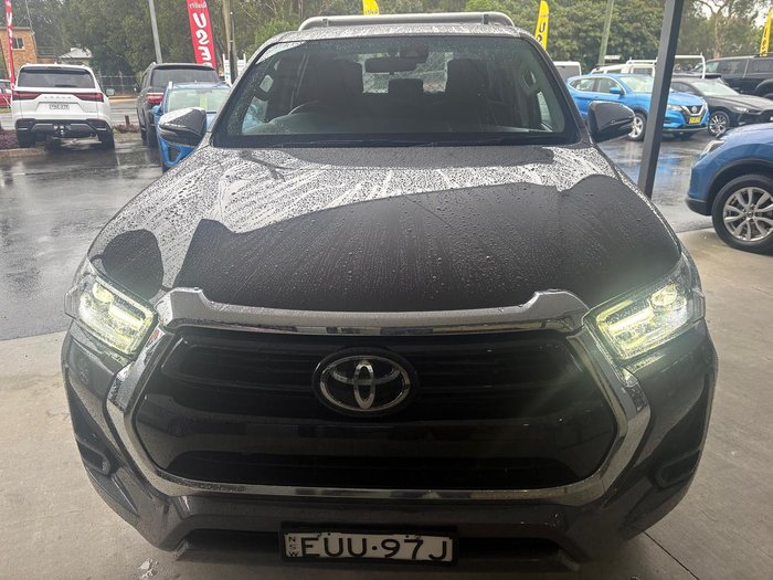 2022 Toyota Hilux SR5