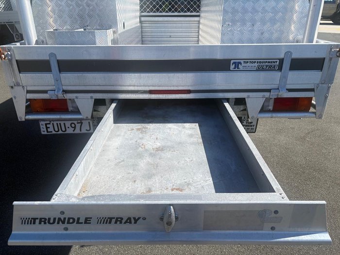 2022 Toyota Hilux SR5