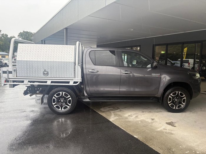 2022 Toyota Hilux SR5