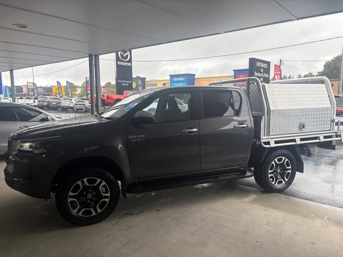 2022 Toyota Hilux SR5