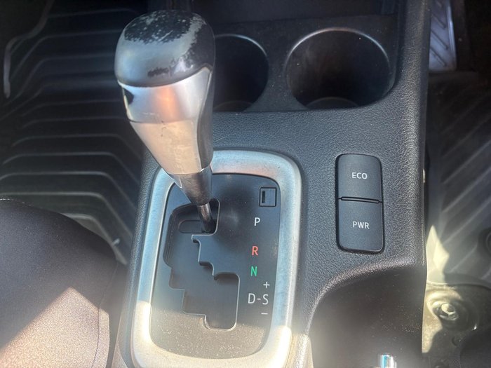 2022 Toyota Hilux SR5