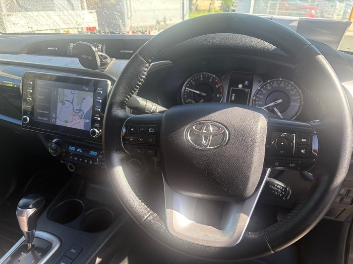 2022 Toyota Hilux SR5