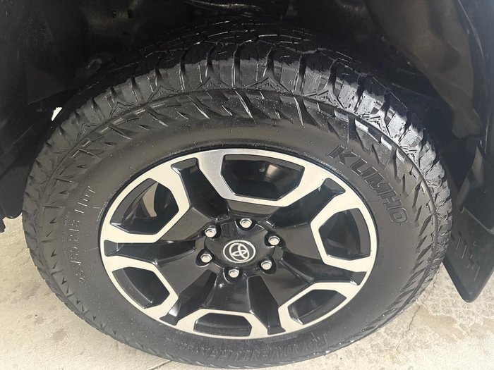 2022 Toyota Hilux SR5