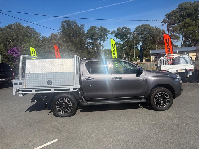 2022 Toyota Hilux SR5
