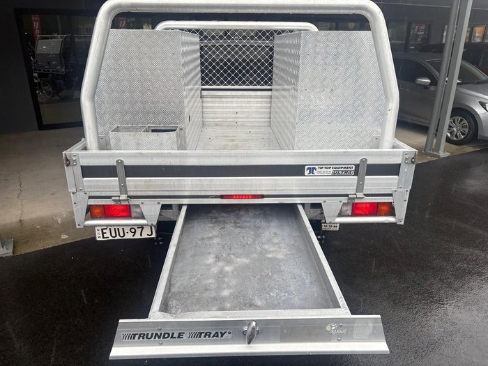 2022 Toyota Hilux SR5