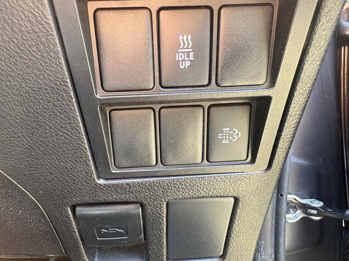 2022 Toyota Hilux SR5