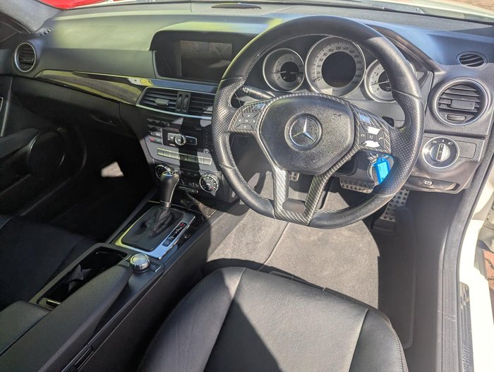 2011 Mercedes-Benz C-Class C250 BlueEFFICIENCY Avantgarde W204 MY11 Calcite white