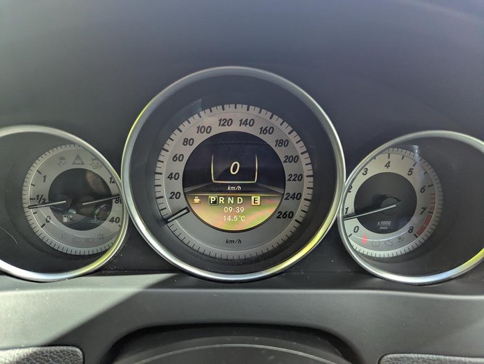 2011 Mercedes-Benz C-Class C250 BlueEFFICIENCY Avantgarde W204 MY11 Calcite white