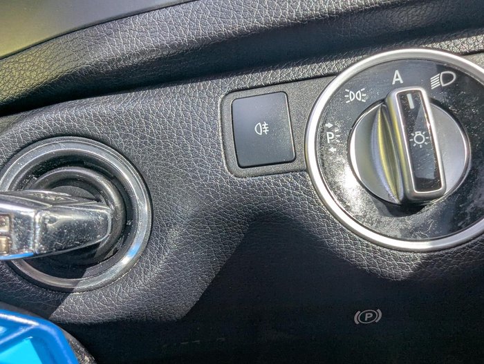 2011 Mercedes-Benz C-Class C250 BlueEFFICIENCY Avantgarde W204 MY11 Calcite white