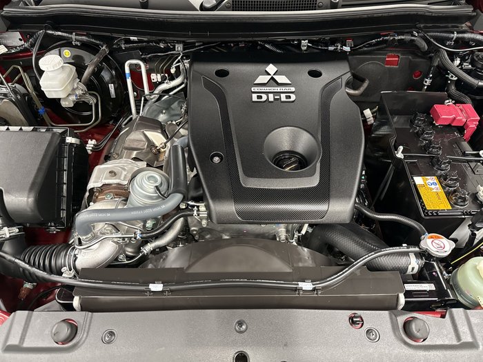 2024 Mitsubishi Pajero Sport GLX