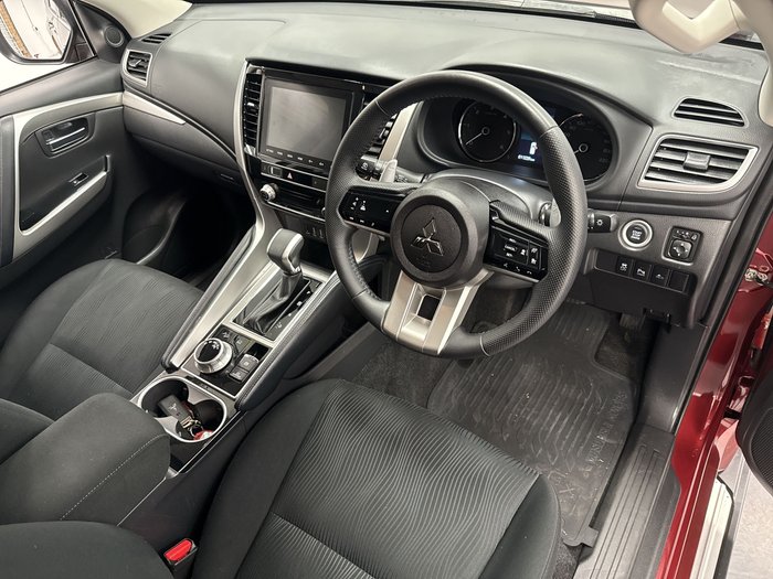 2024 Mitsubishi Pajero Sport GLX