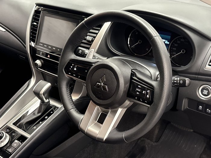 2024 Mitsubishi Pajero Sport GLX