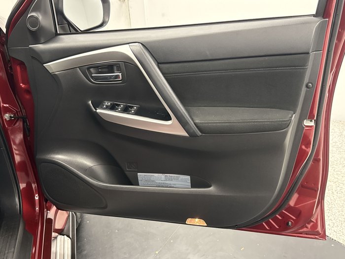 2024 Mitsubishi Pajero Sport GLX