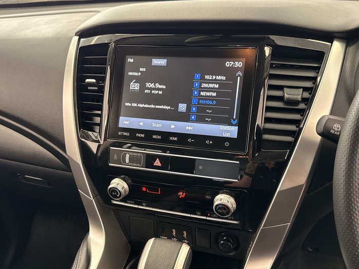 2024 Mitsubishi Pajero Sport GLX