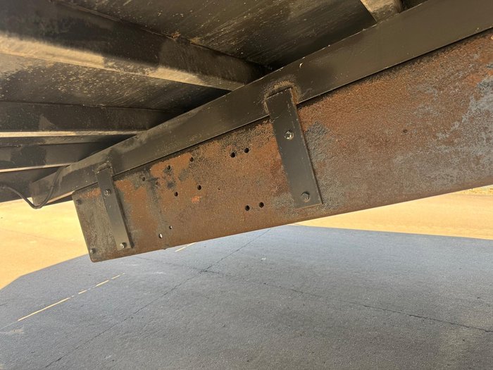 2003 Mitsubishi Fv 500 WHITE