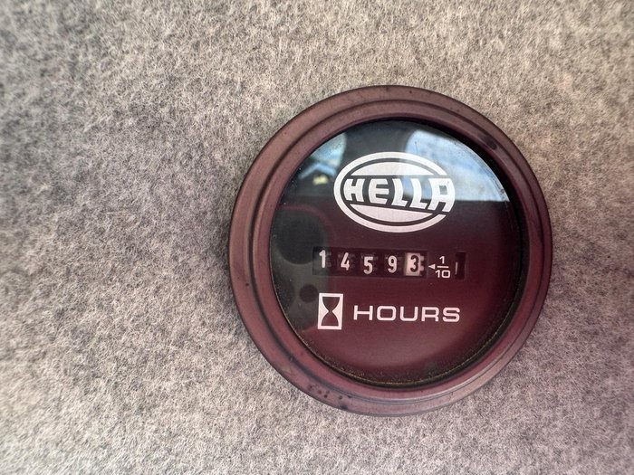 2003 Mitsubishi Fv 500 WHITE